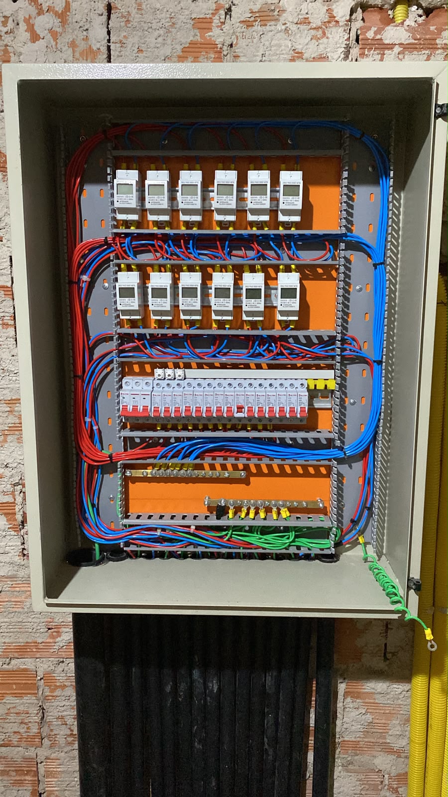 Painel de Medição Individualizada - projeto executado pela TS Elétrica